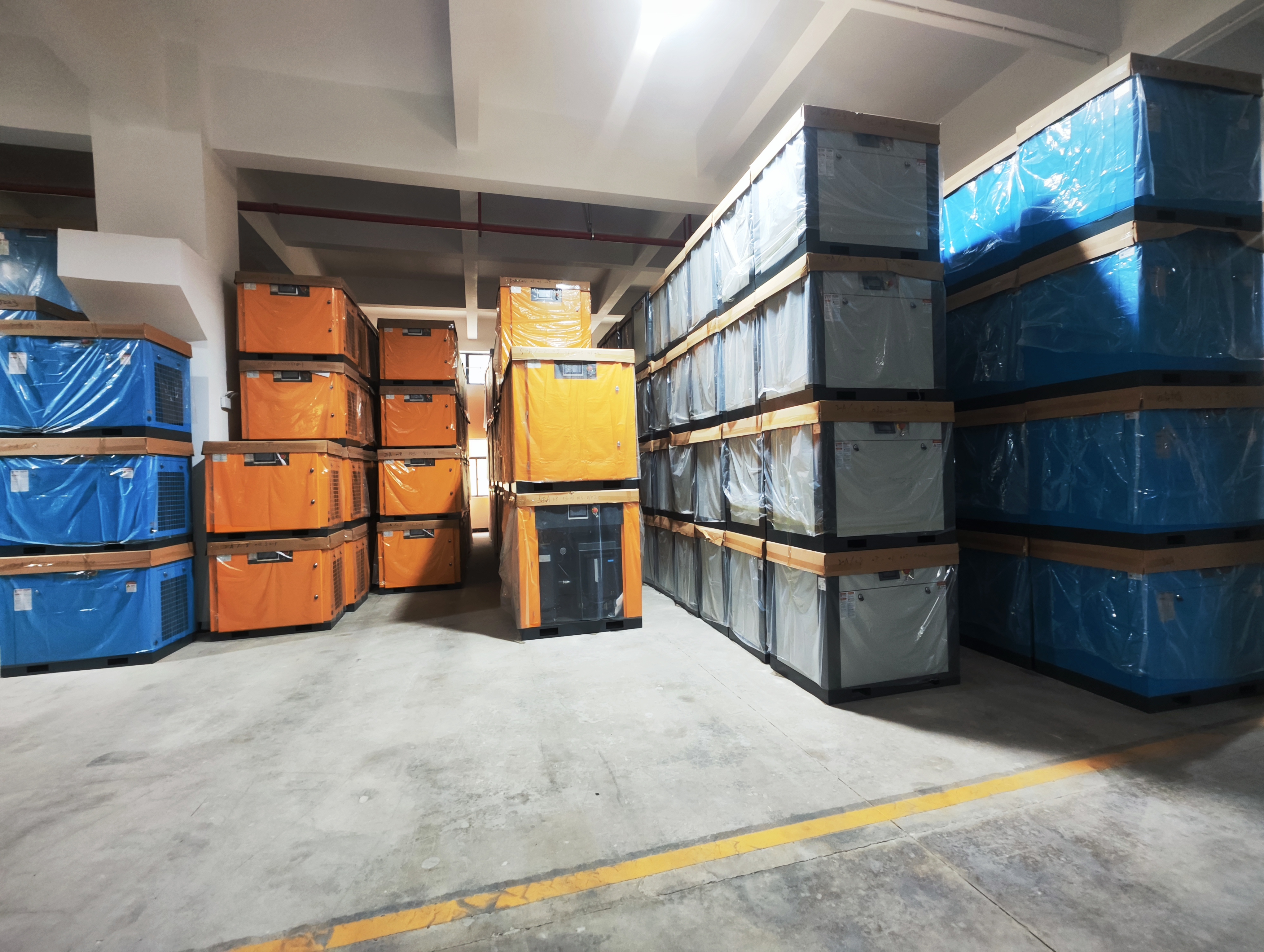 Hi Let me show you our warehouse(图3)